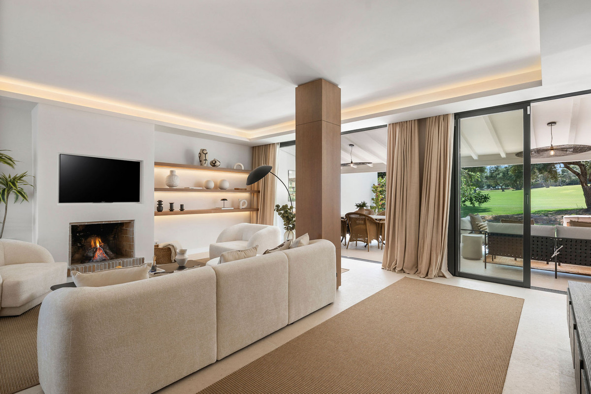 4 Bedroom Villa for Sale in Nueva Andalucía — 8