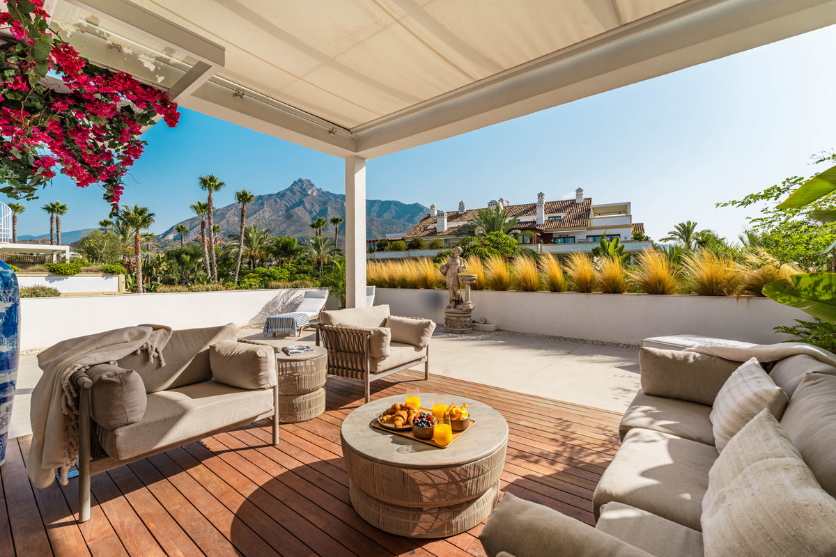 3 Bedroom Apartment for Sale in The Golden Mile