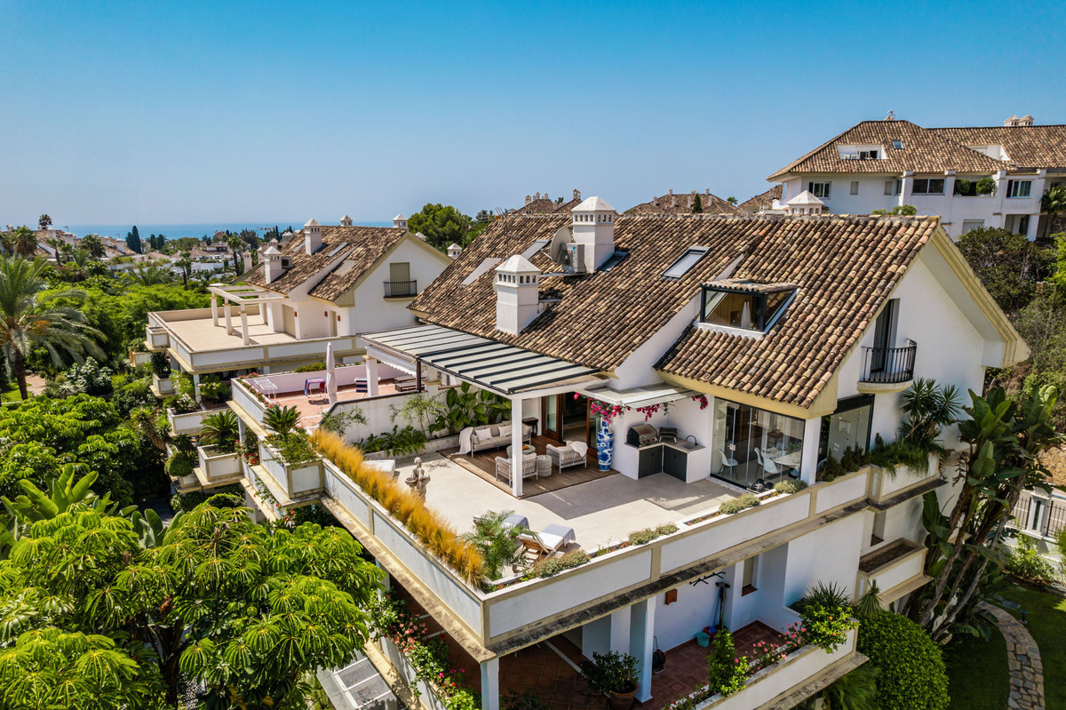 3 Bedroom Apartment for Sale in The Golden Mile — 4