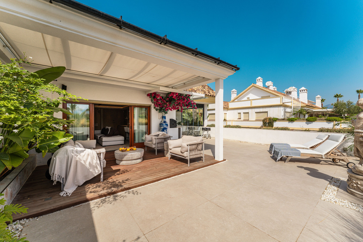 3 Bedroom Apartment for Sale in The Golden Mile — 8