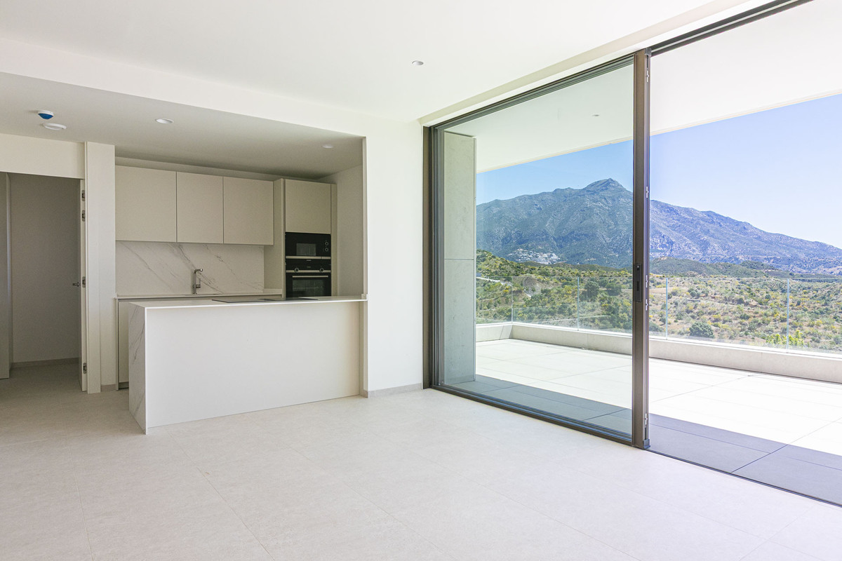 3 Bedroom Apartment for Sale in Benahavís — 5