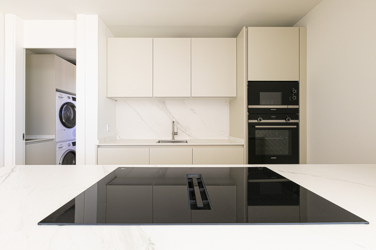3 Bedroom Apartment for Sale in Benahavís — 8