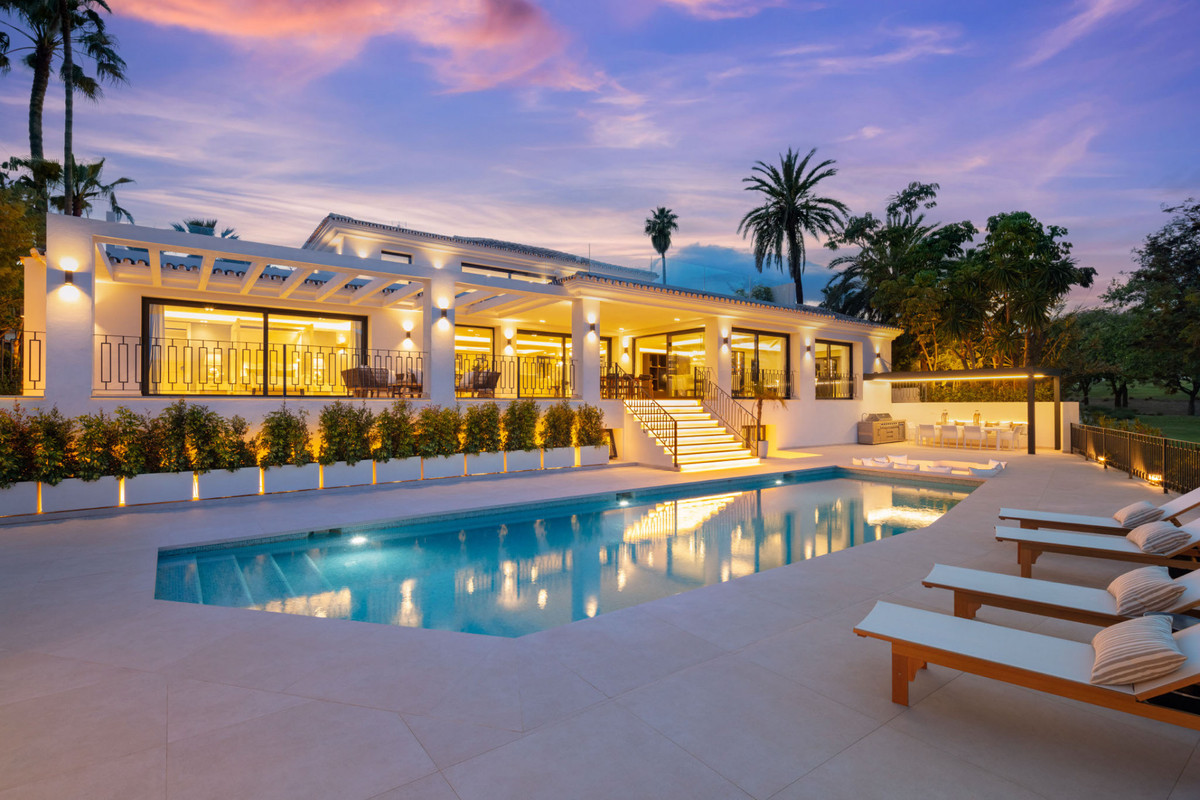5 Bedroom Villa for Sale in Nueva Andalucía