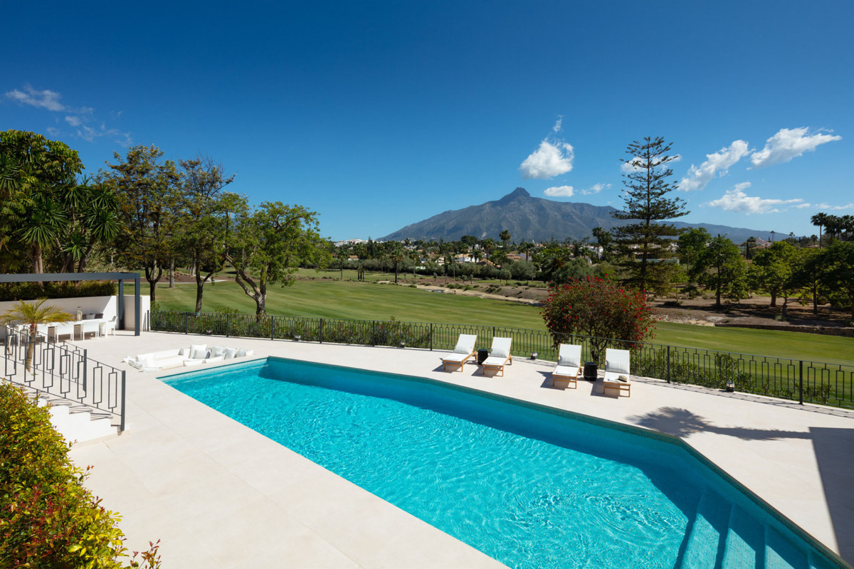 5 Bedroom Villa for Sale in Nueva Andalucía — 8