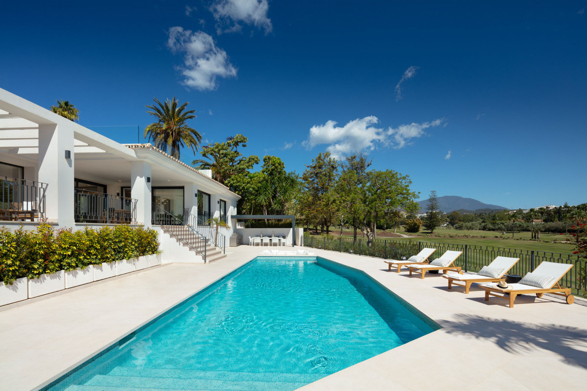5 Bedroom Villa for Sale in Nueva Andalucía — view 10
