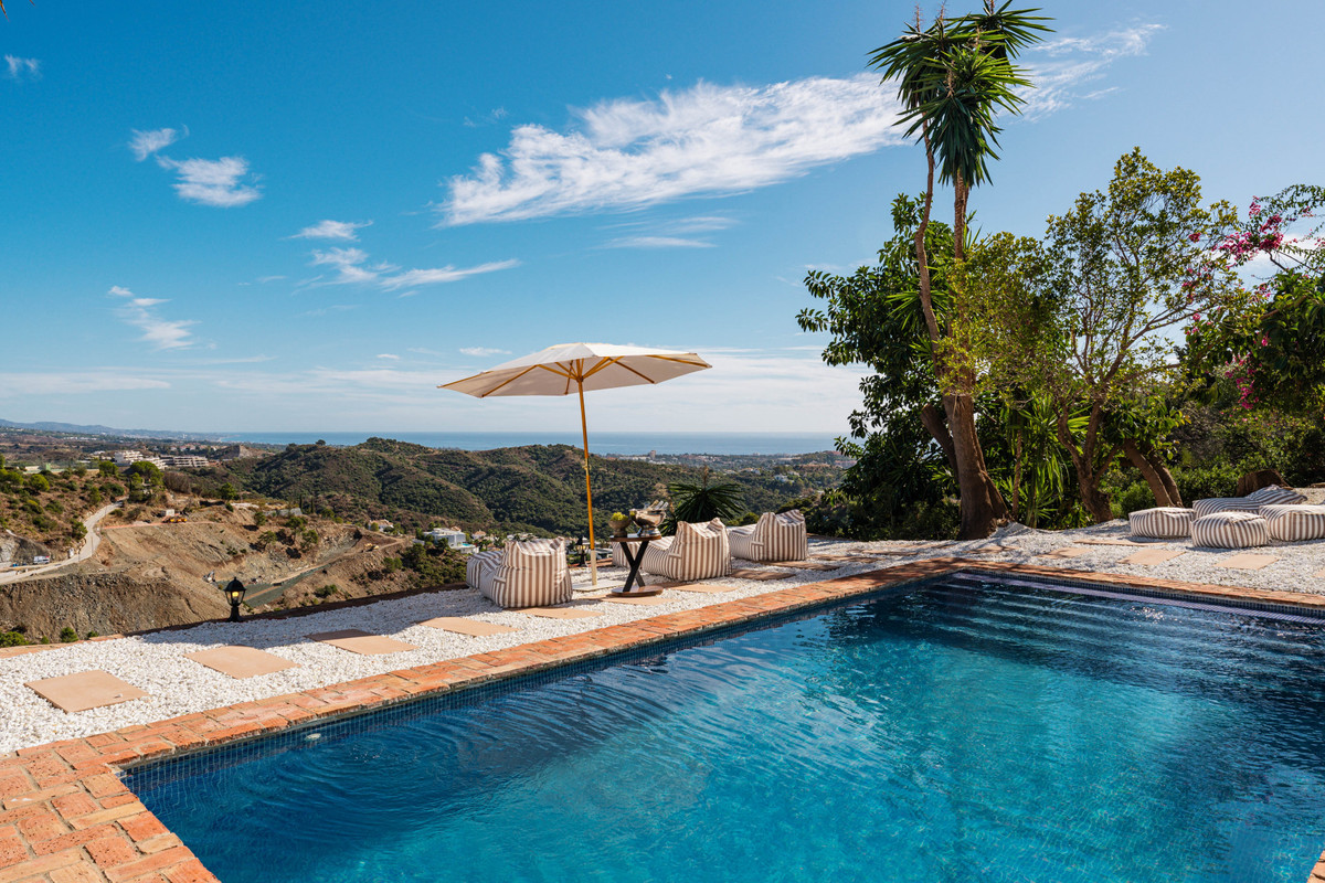 6 Bedroom Villa for Sale in El Madroñal — 3