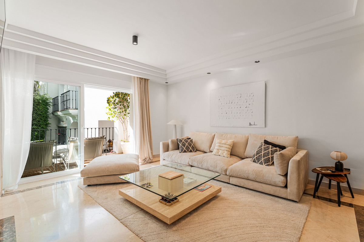 3 Bedroom Apartment for Sale in Sierra Blanca — 2