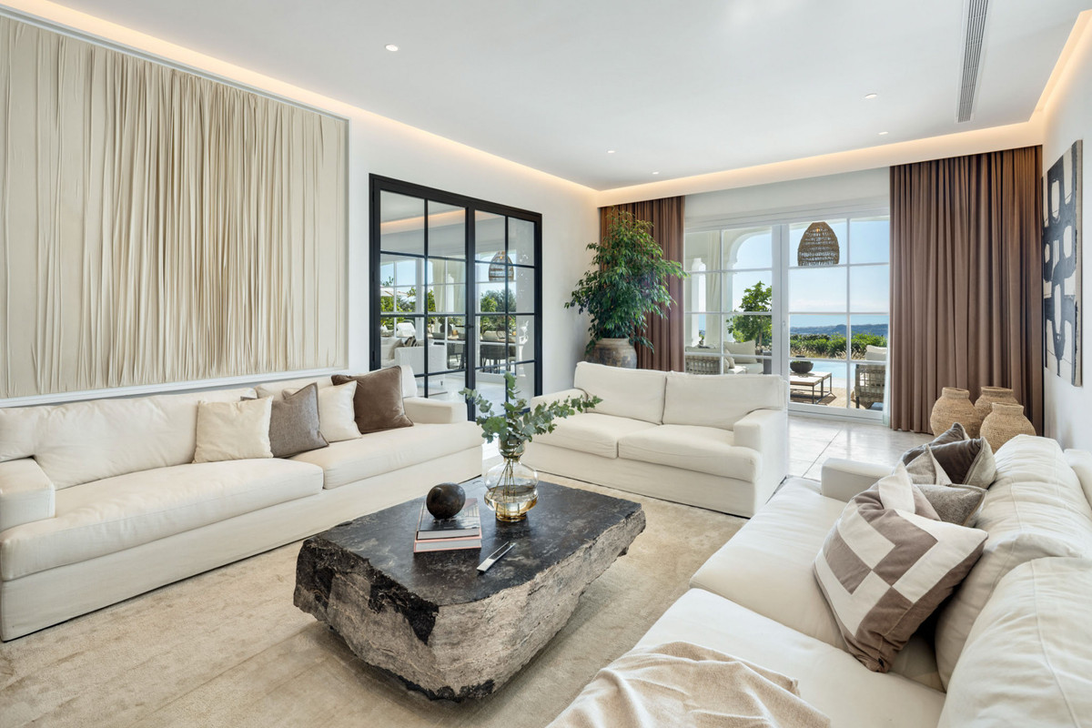 7 Bedroom Villa for Sale in Benahavís — 3