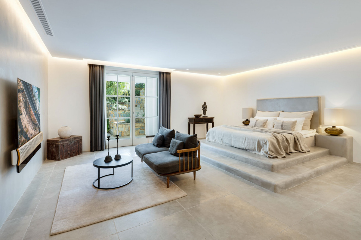 7 Bedroom Villa for Sale in Benahavís — 5