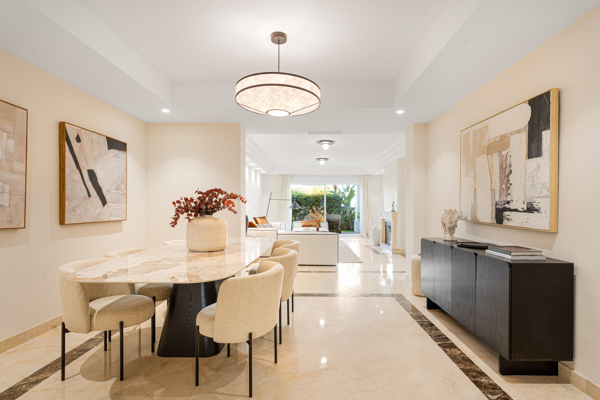 3 Bedroom Apartment for Sale in Sierra Blanca — 3