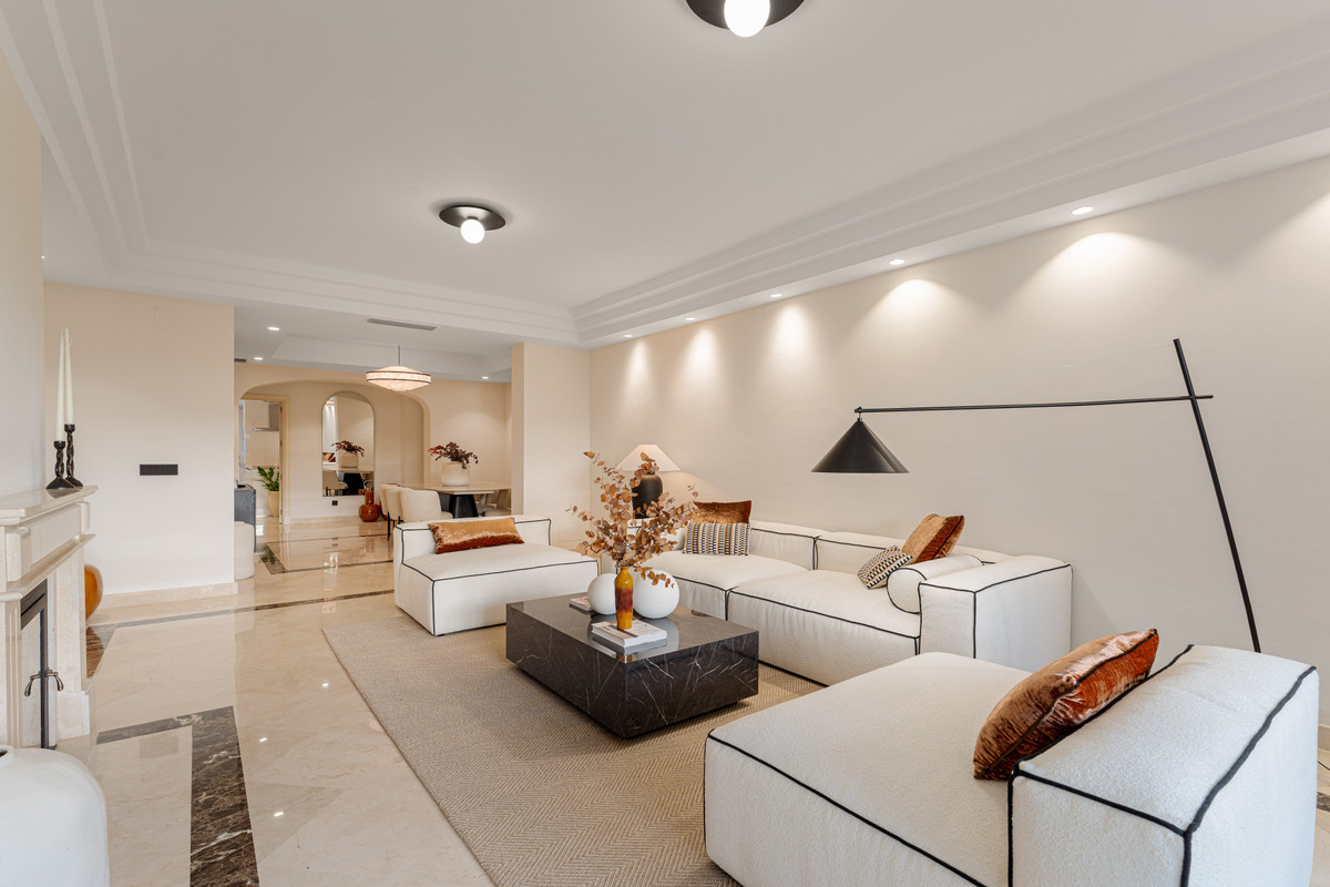 3 Bedroom Apartment for Sale in Sierra Blanca — 4