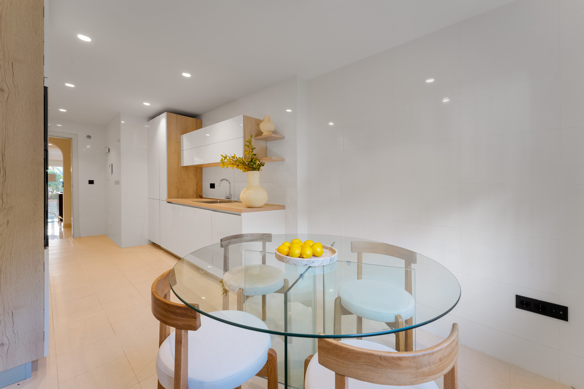 3 Bedroom Apartment for Sale in Sierra Blanca — view 10