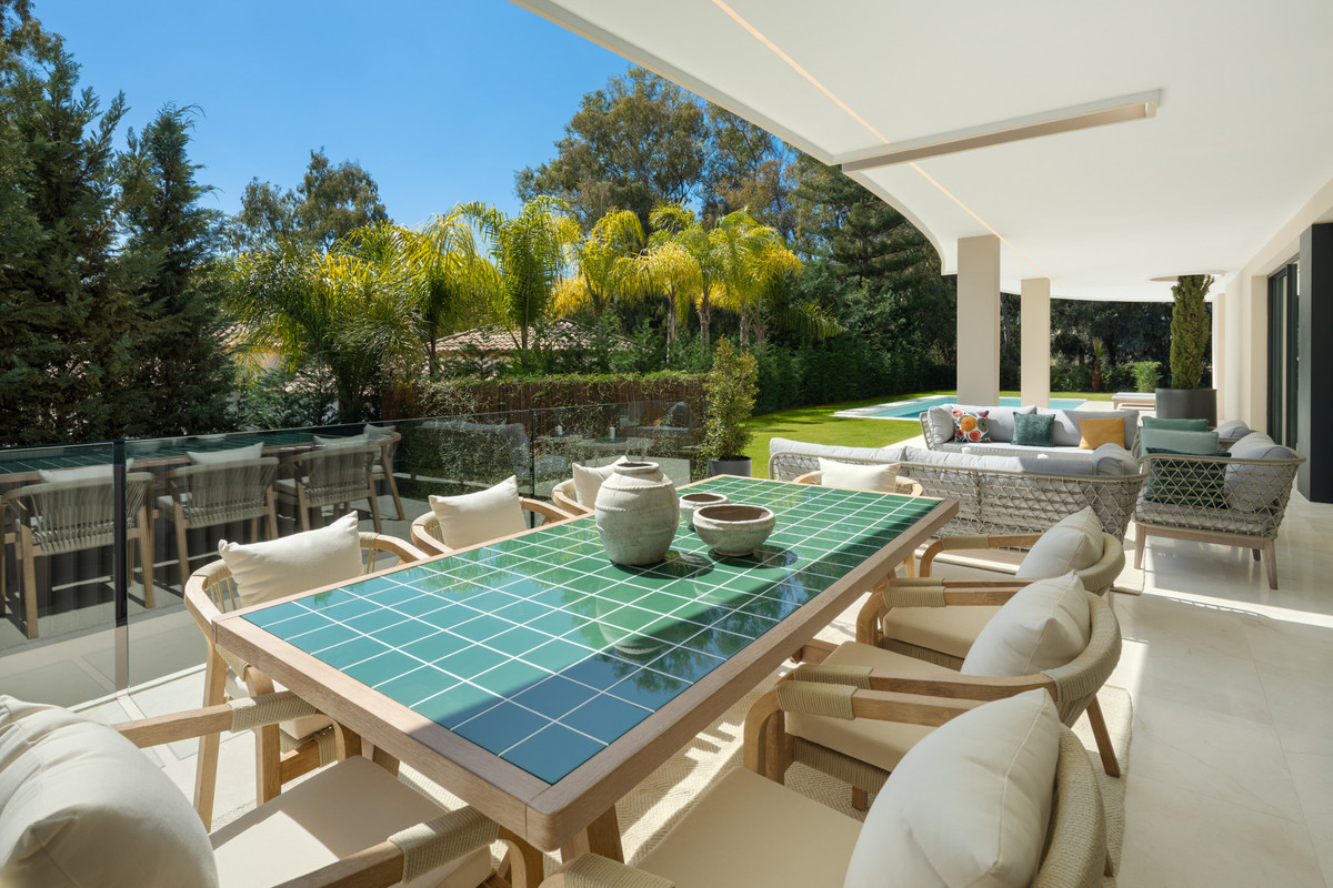 5 Bedroom Villa for Sale in Nueva Andalucía — 4