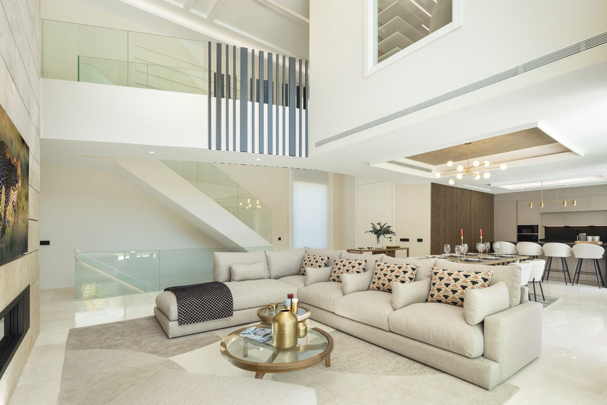 5 Bedroom Villa for Sale in Nueva Andalucía — 7