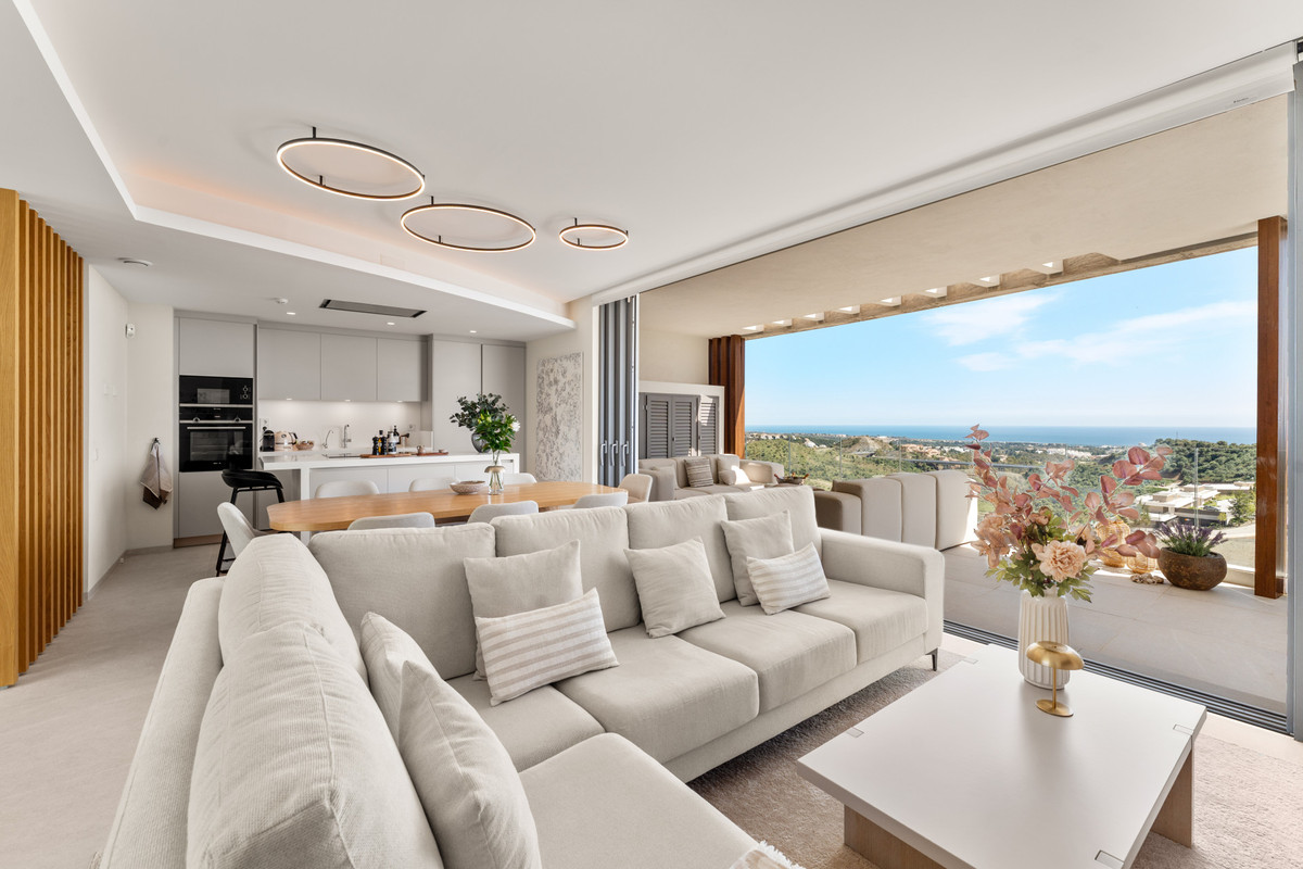 3 Bedroom Apartment for Sale in Benahavís