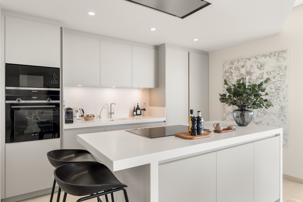 3 Bedroom Apartment for Sale in Benahavís — 6