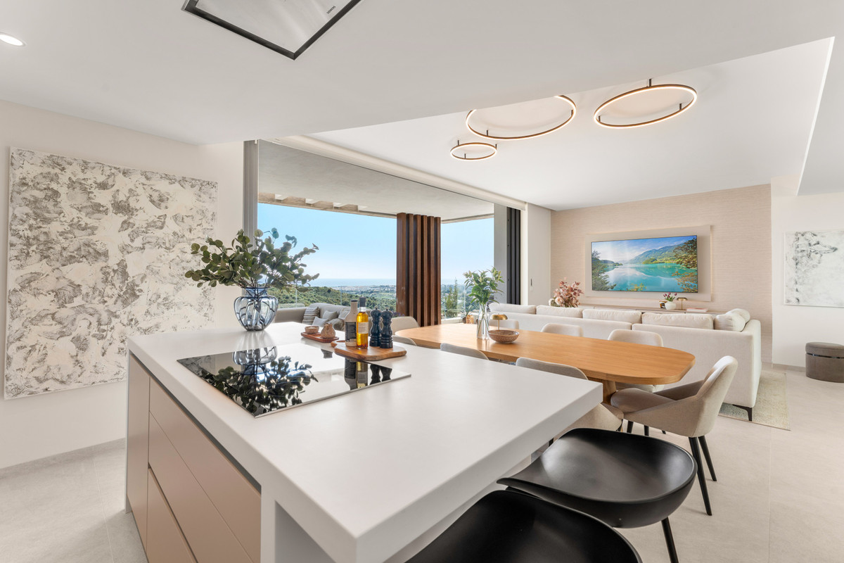 3 Bedroom Apartment for Sale in Benahavís — 7