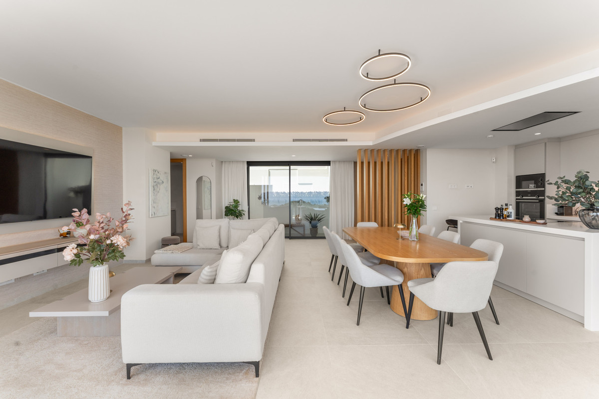 3 Bedroom Apartment for Sale in Benahavís — 8