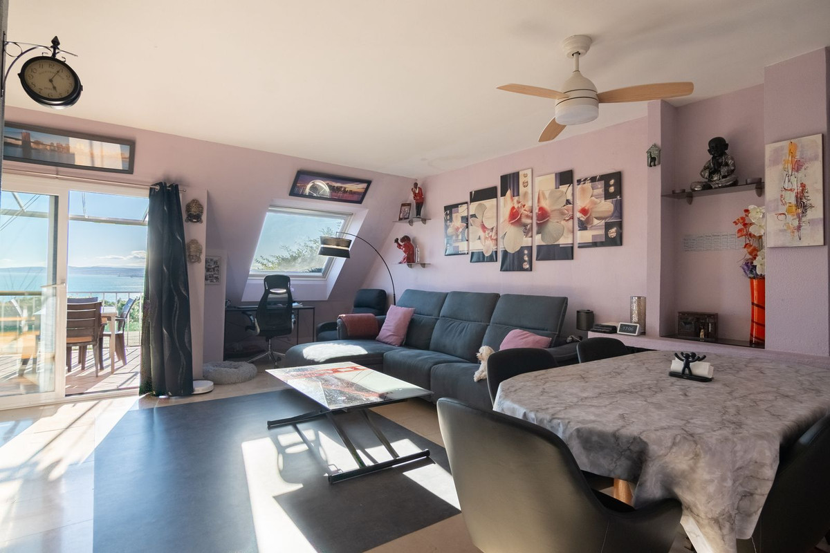 4 Bedroom Villa for Sale in Estepona — 4