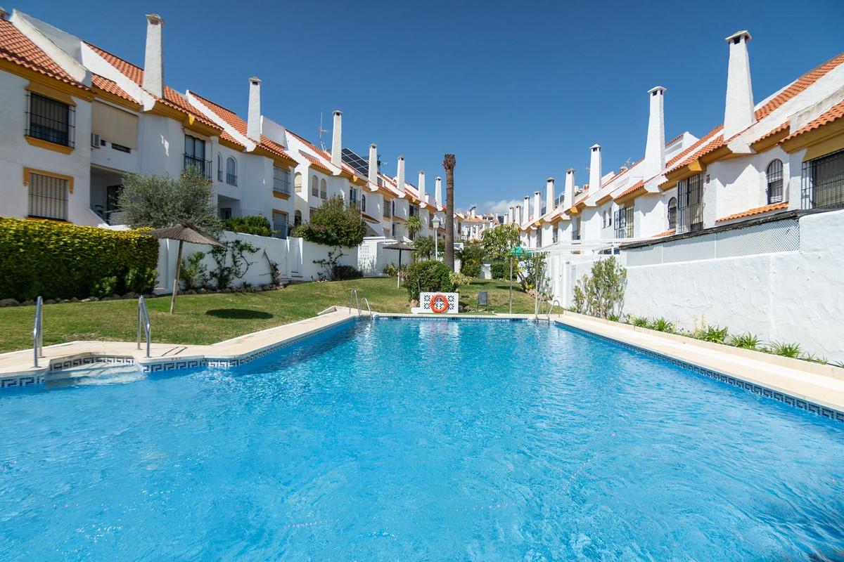3 Bedroom Villa for Sale in Estepona