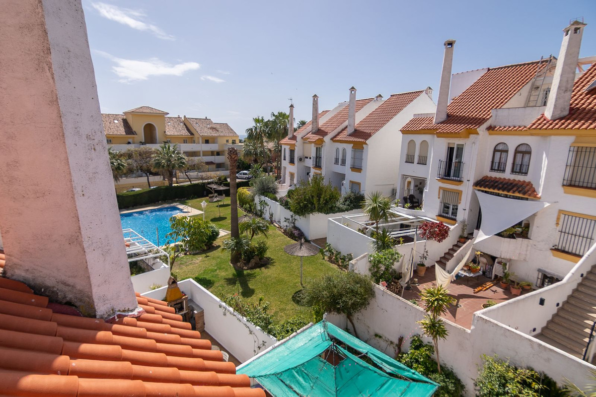 3 Bedroom Villa for Sale in Estepona — 5