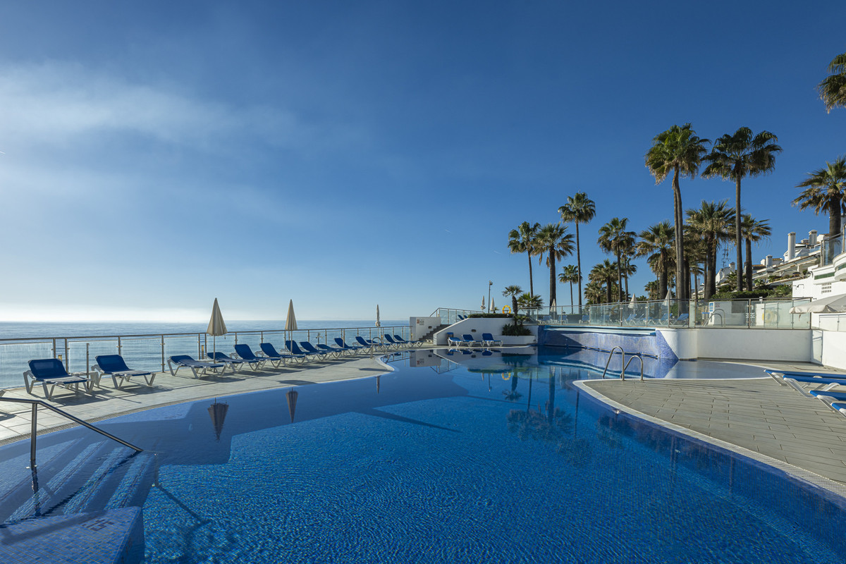 3 Bedroom Apartment for Sale in Estepona — 4