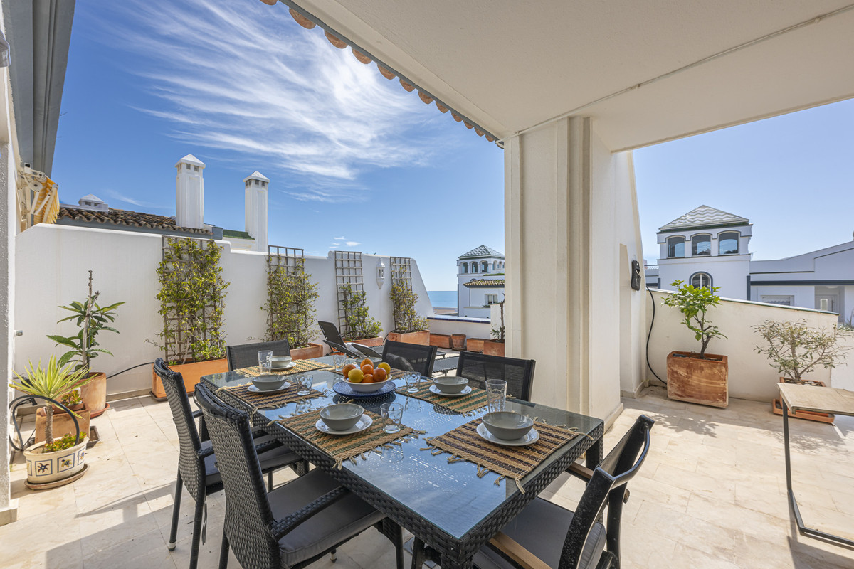 3 Bedroom Apartment for Sale in Estepona — 7