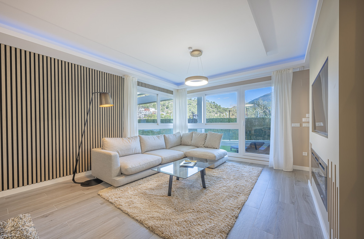 2 Bedroom Apartment for Sale in Benahavís — 2