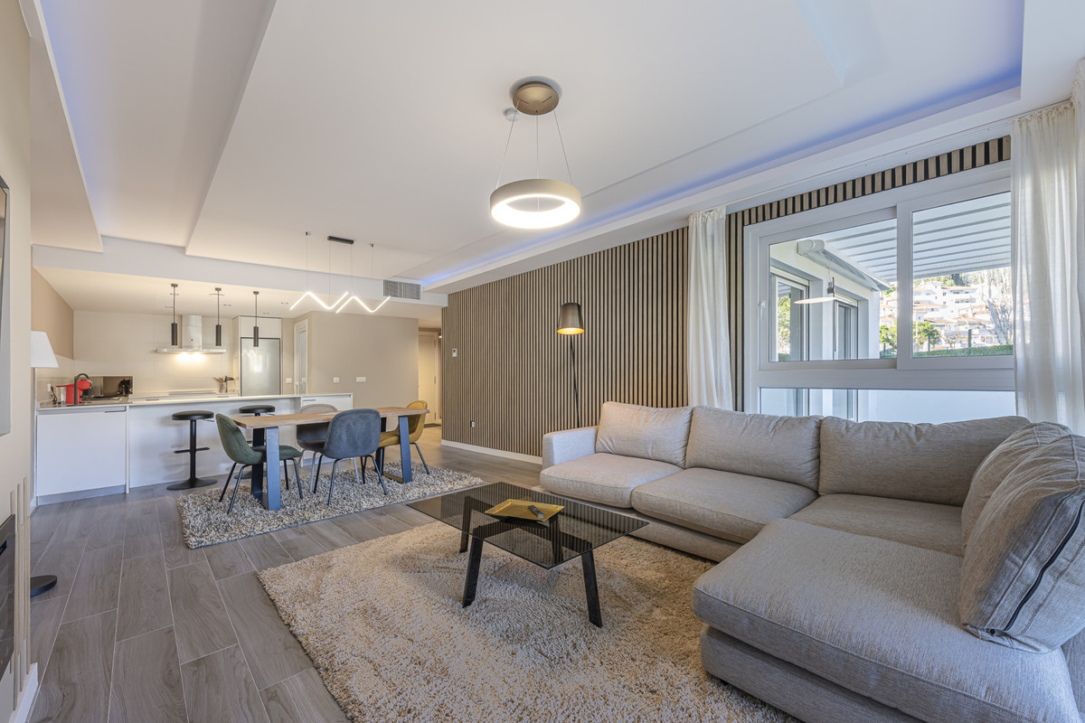 2 Bedroom Apartment for Sale in Benahavís — 3