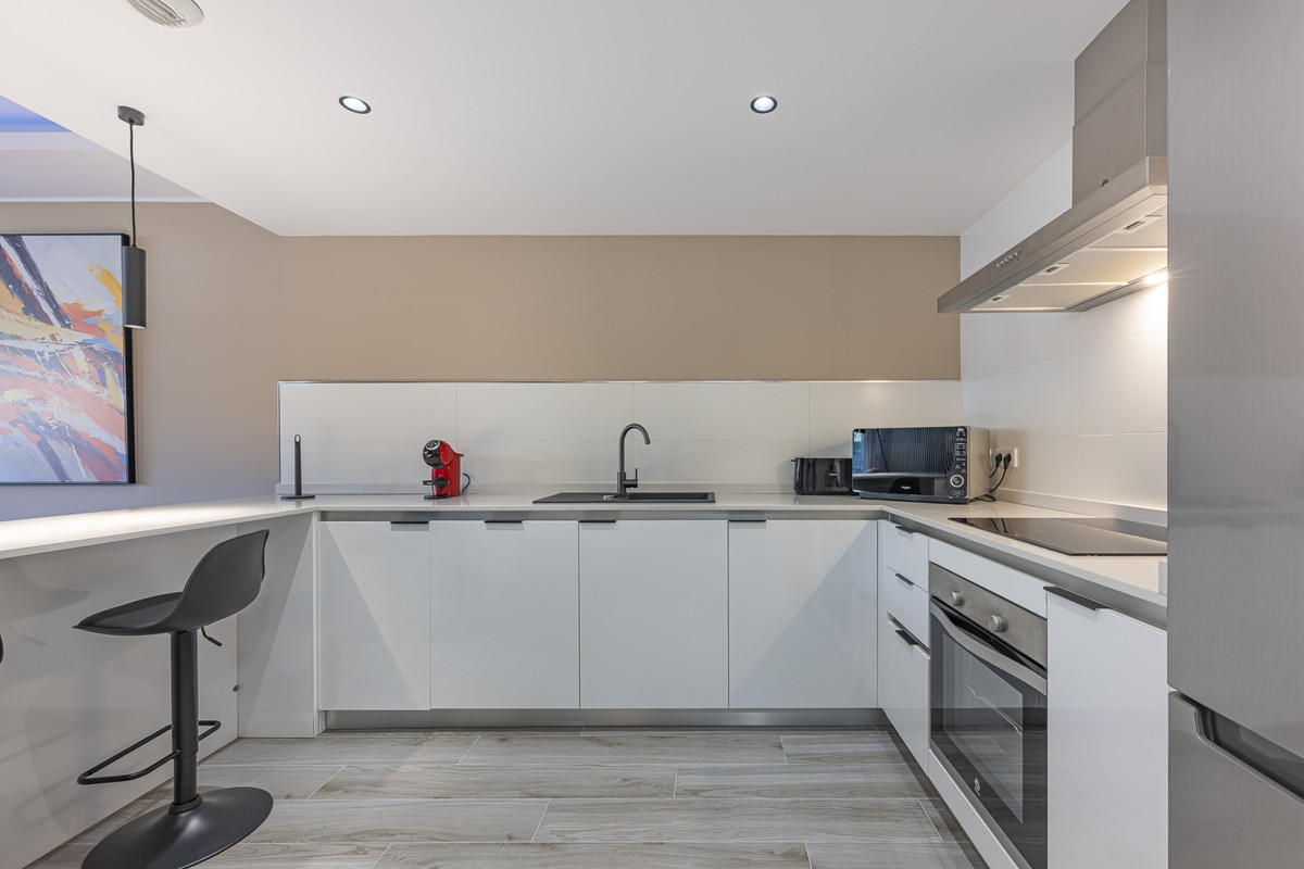 2 Bedroom Apartment for Sale in Benahavís — 6