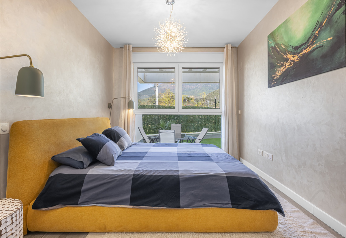 2 Bedroom Apartment for Sale in Benahavís — view 10