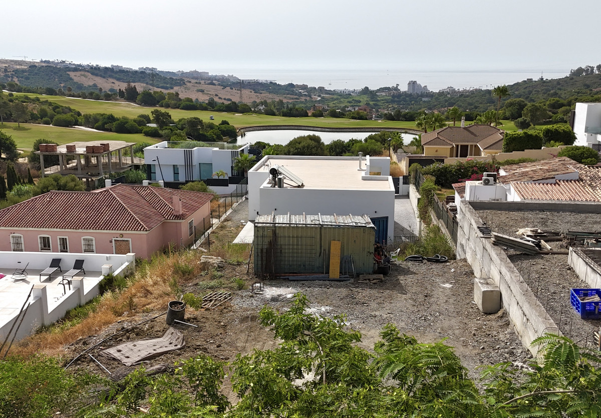 Plot for Sale in Estepona — 2