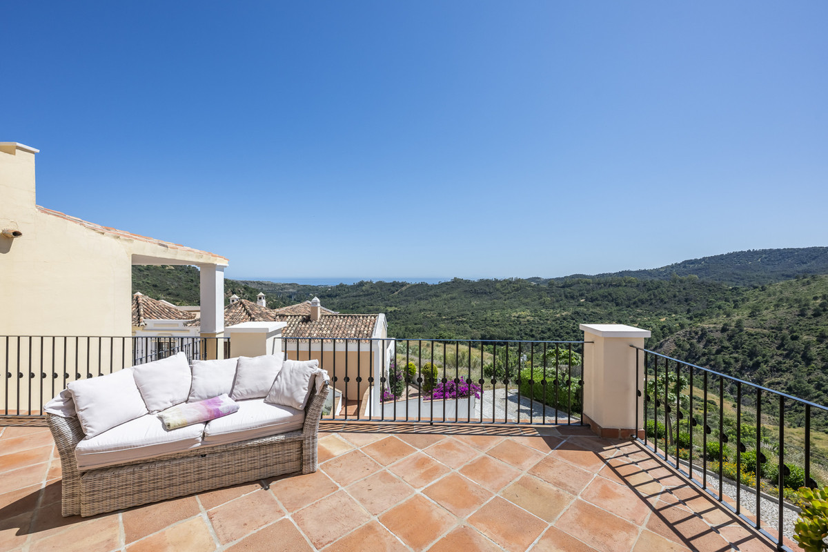 4 Bedroom Villa for Sale in Benahavís — 5