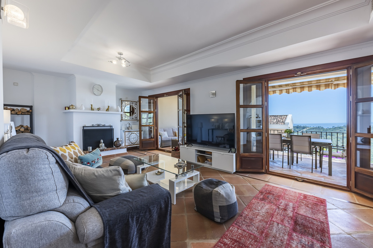 4 Bedroom Villa for Sale in Benahavís — 8