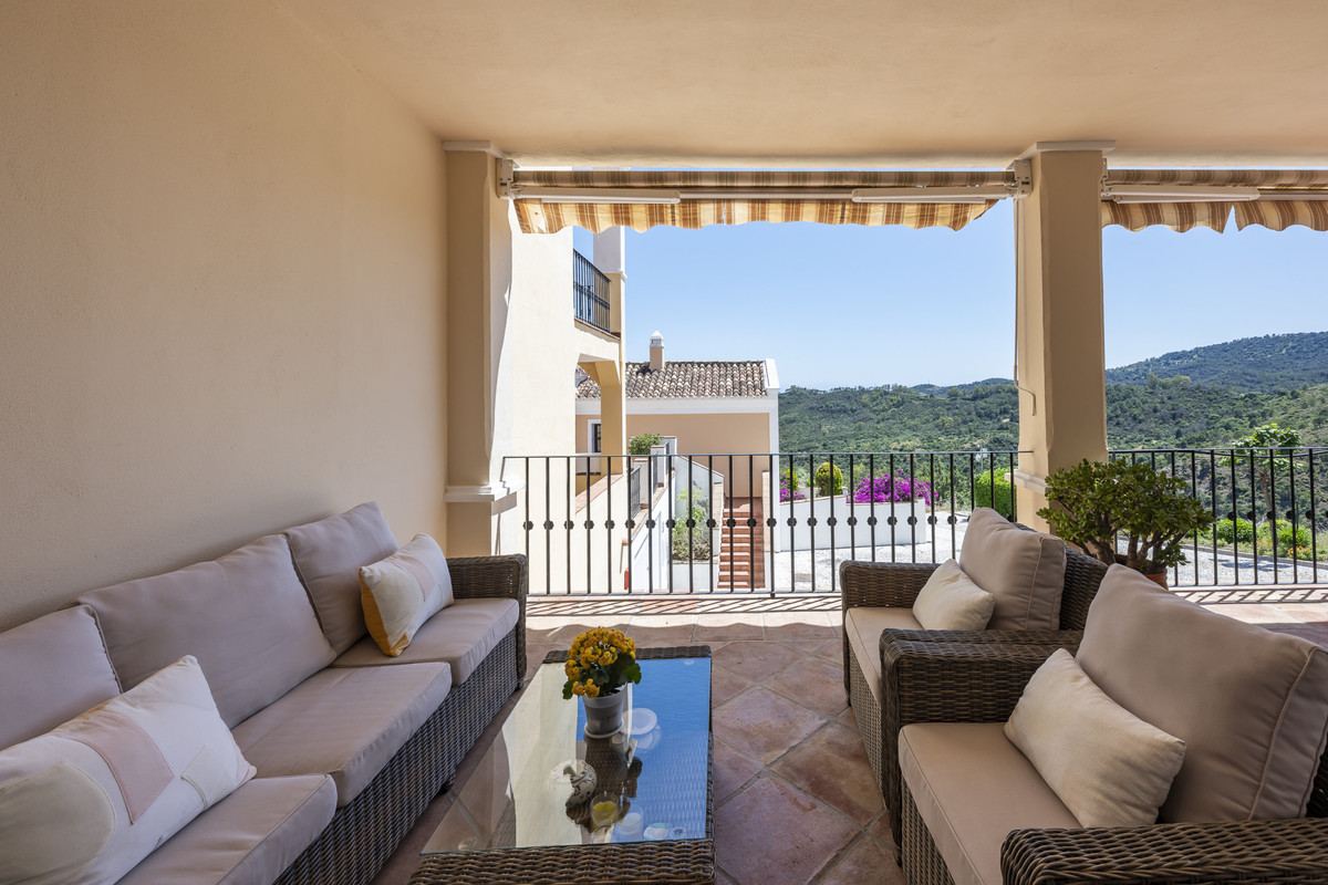4 Bedroom Villa for Sale in Benahavís — view 10