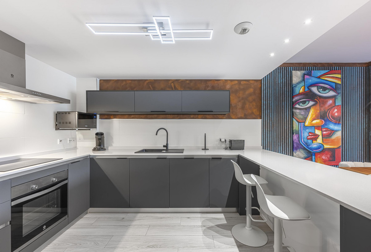 2 Bedroom Apartment for Sale in Benahavís — 2