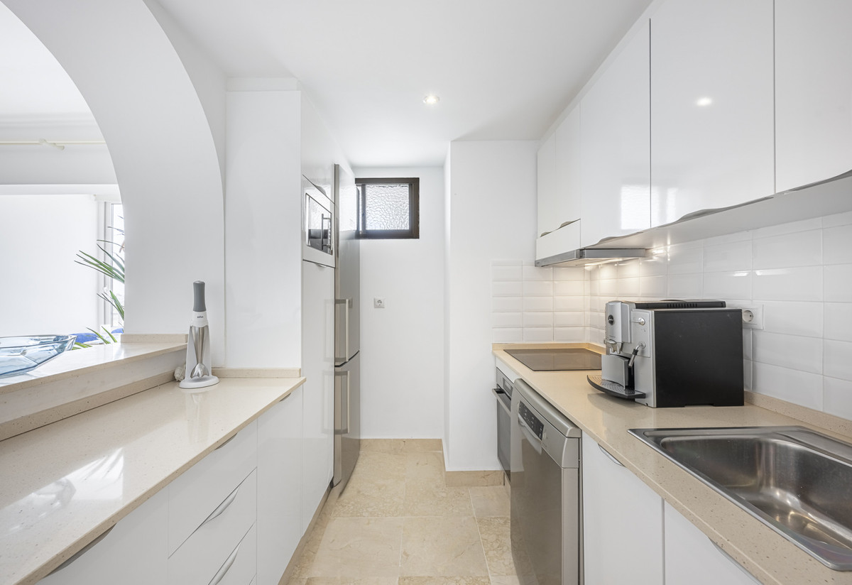 2 Bedroom Apartment for Sale in Estepona — 6