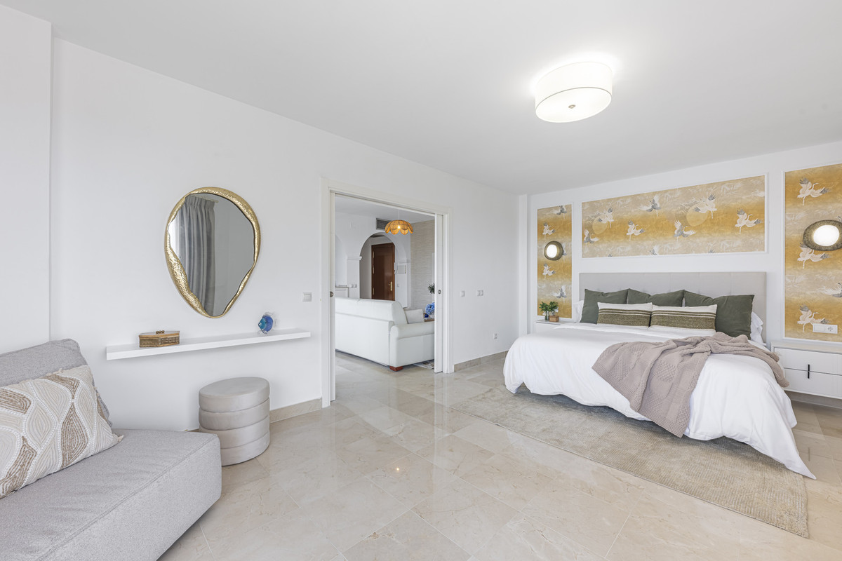 2 Bedroom Apartment for Sale in Estepona — 8