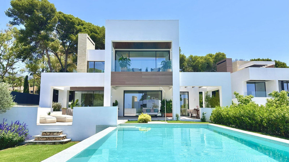 5 Bedroom Villa for Sale in Marbella