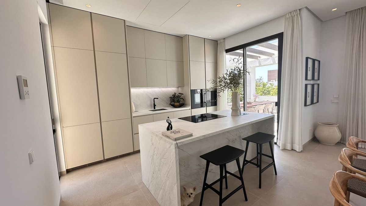 5 Bedroom Villa for Sale in Marbella — 2