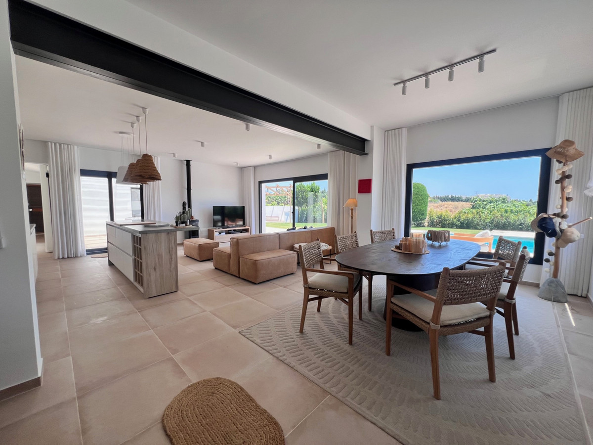 3 Bedroom Villa for Sale in New Golden Mile — 4