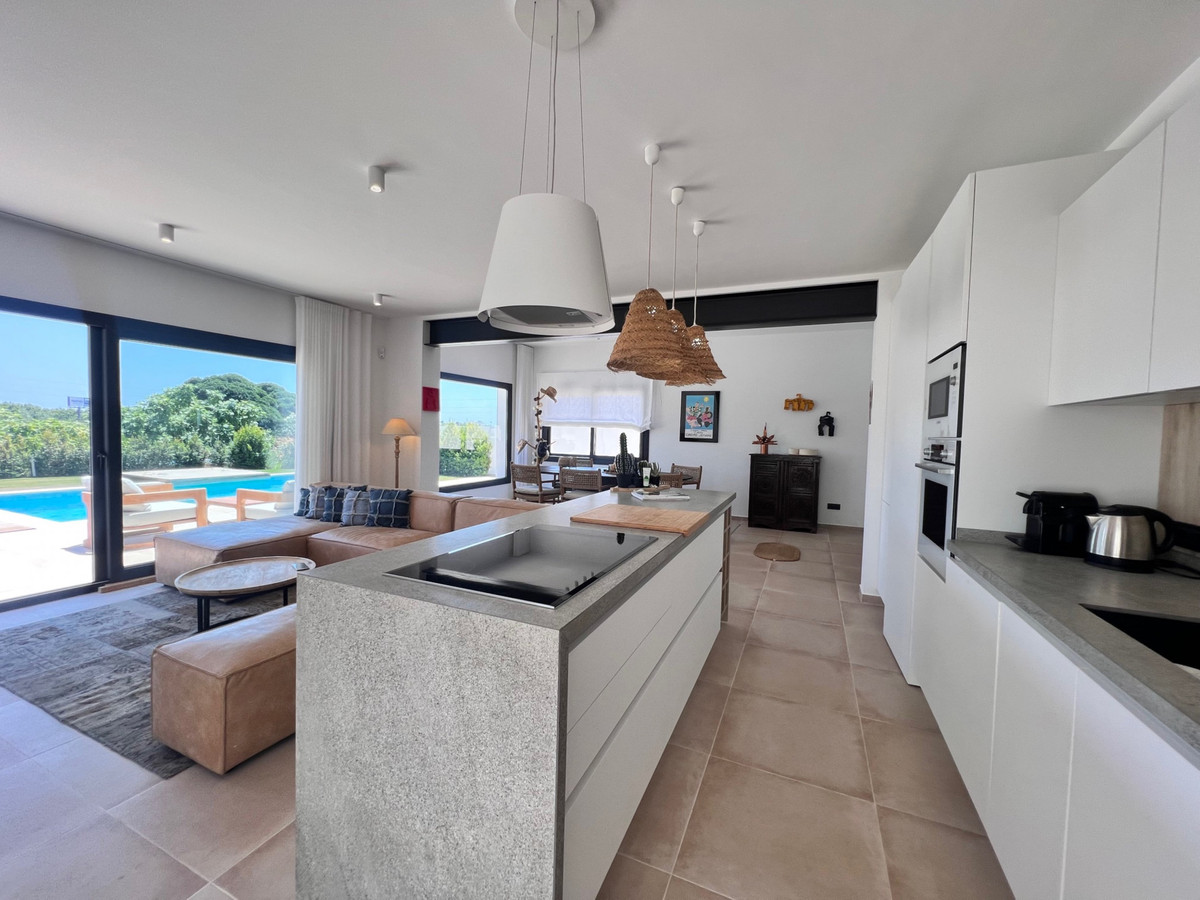 3 Bedroom Villa for Sale in New Golden Mile — 8