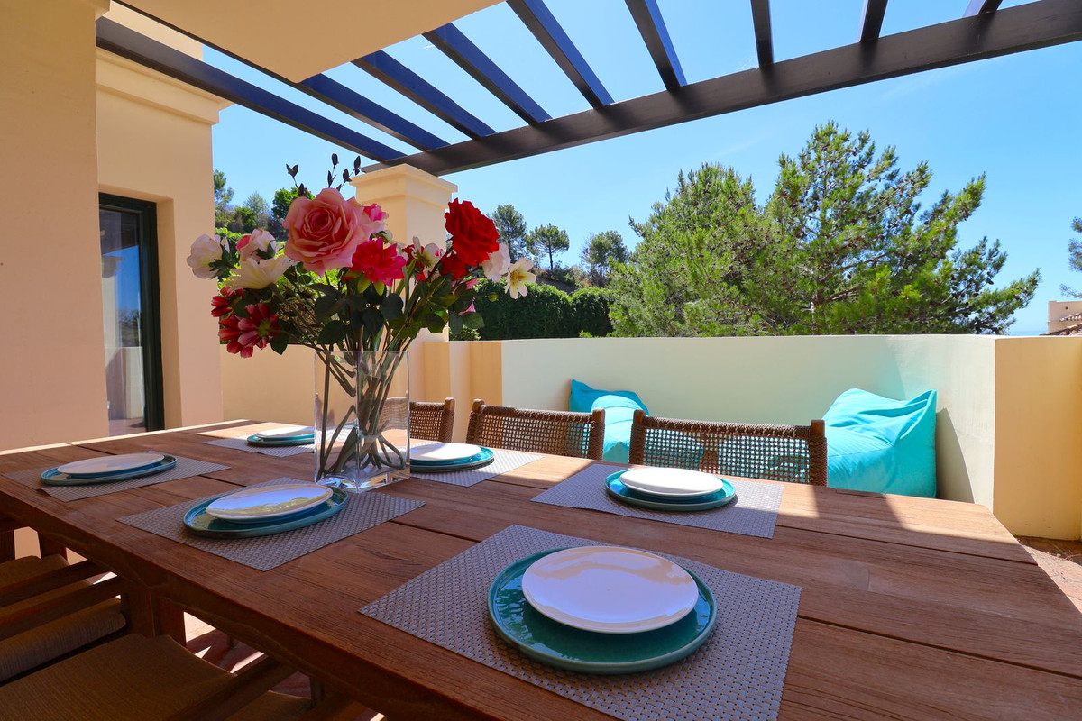 2 Bedroom Apartment for Sale in Benahavís — 3