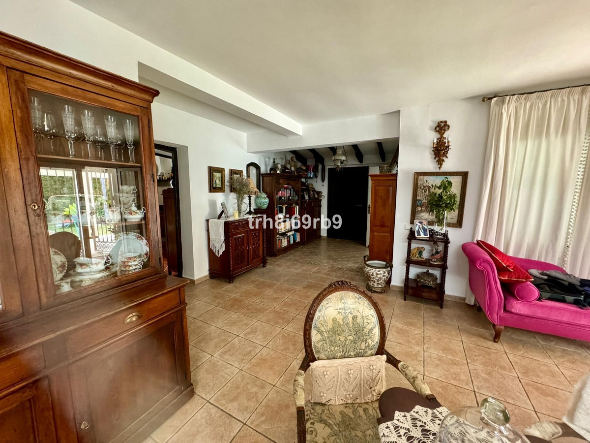 4 Bedroom Villa for Sale in Atalaya — 8