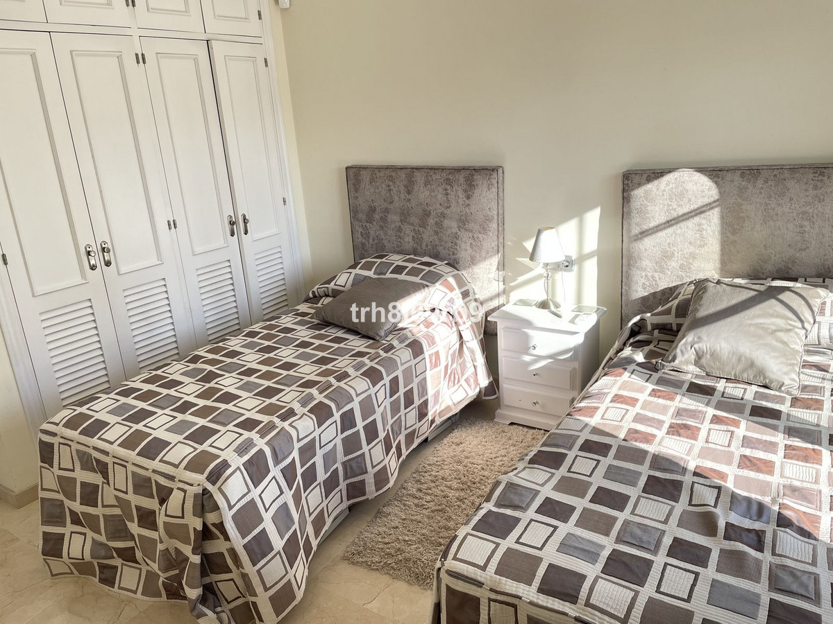 3 Bedroom Villa for Sale in New Golden Mile — view 10