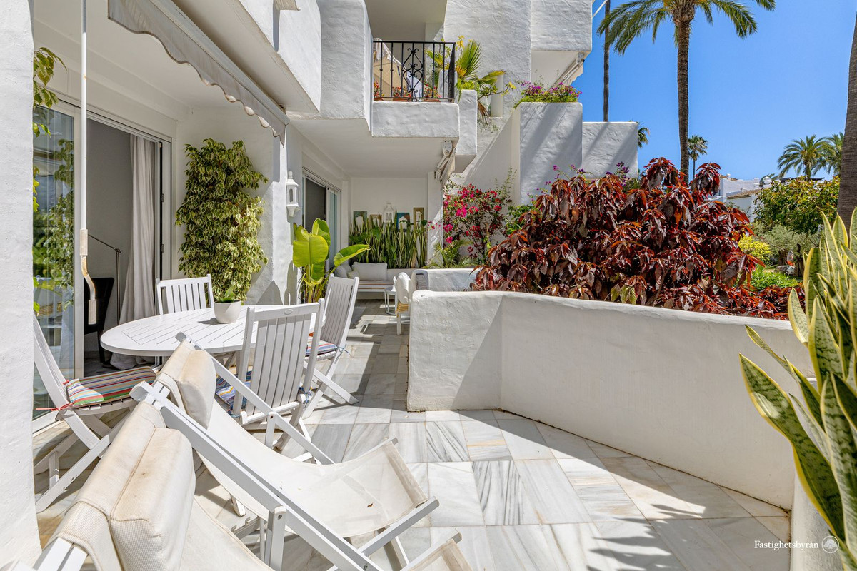 2 Bedroom Apartment for Sale in Estepona — 2