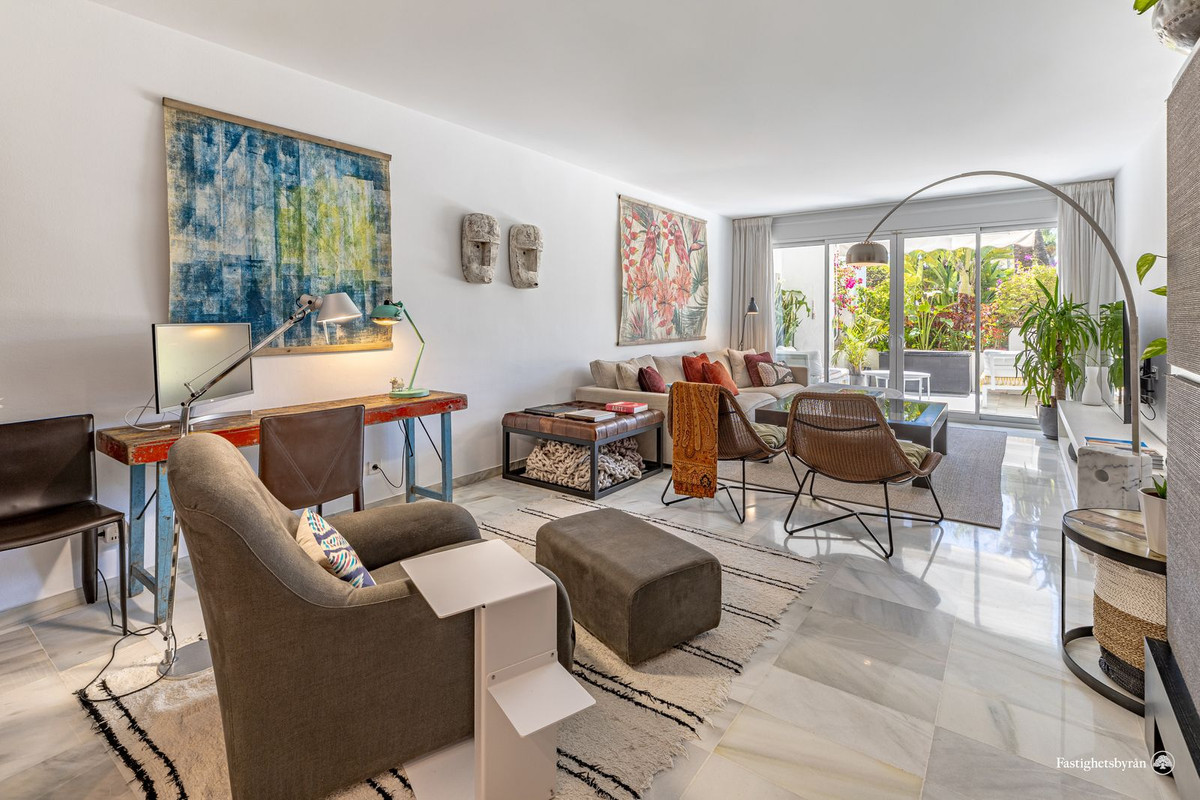 2 Bedroom Apartment for Sale in Estepona — 3