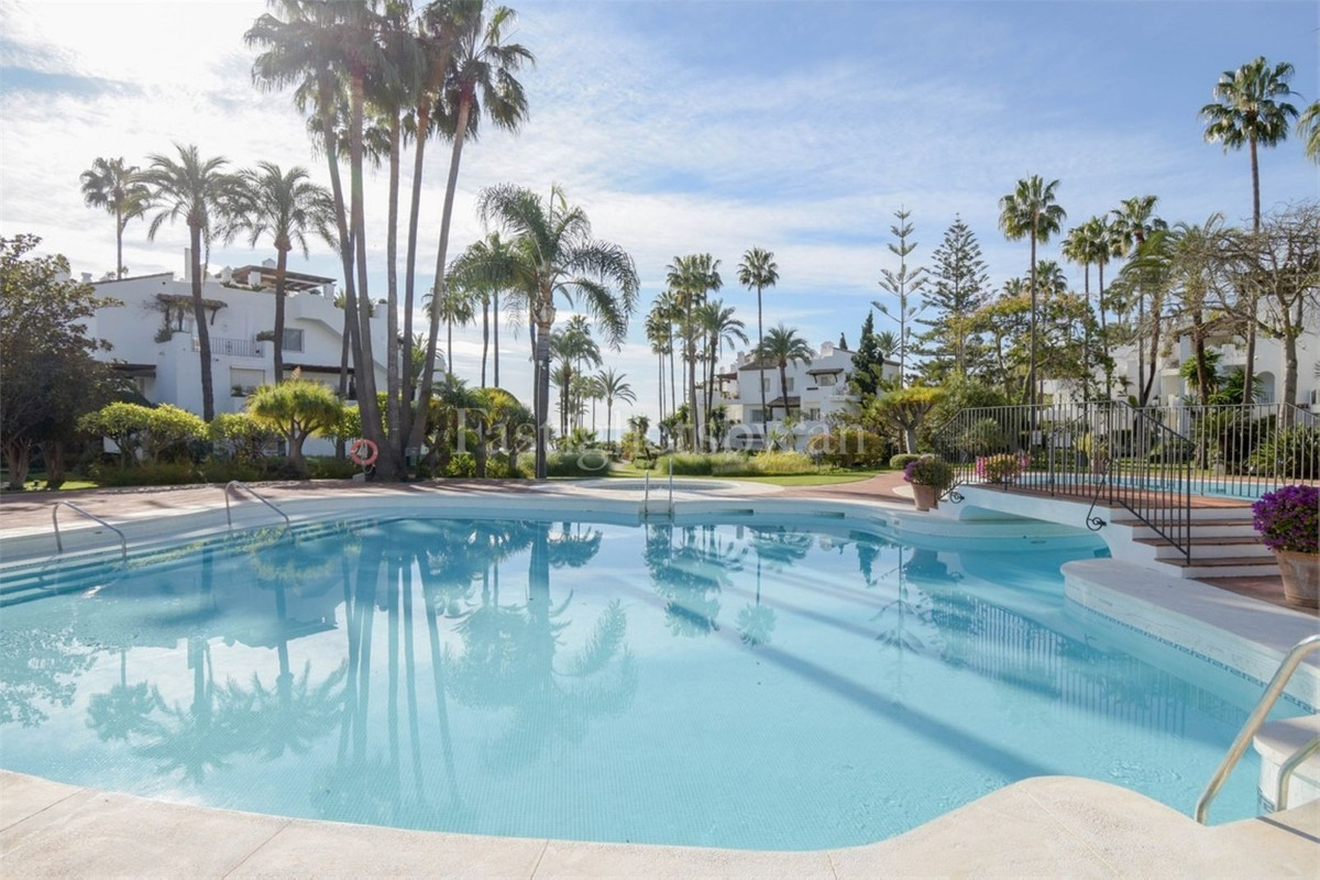 2 Bedroom Apartment for Sale in Estepona — 6