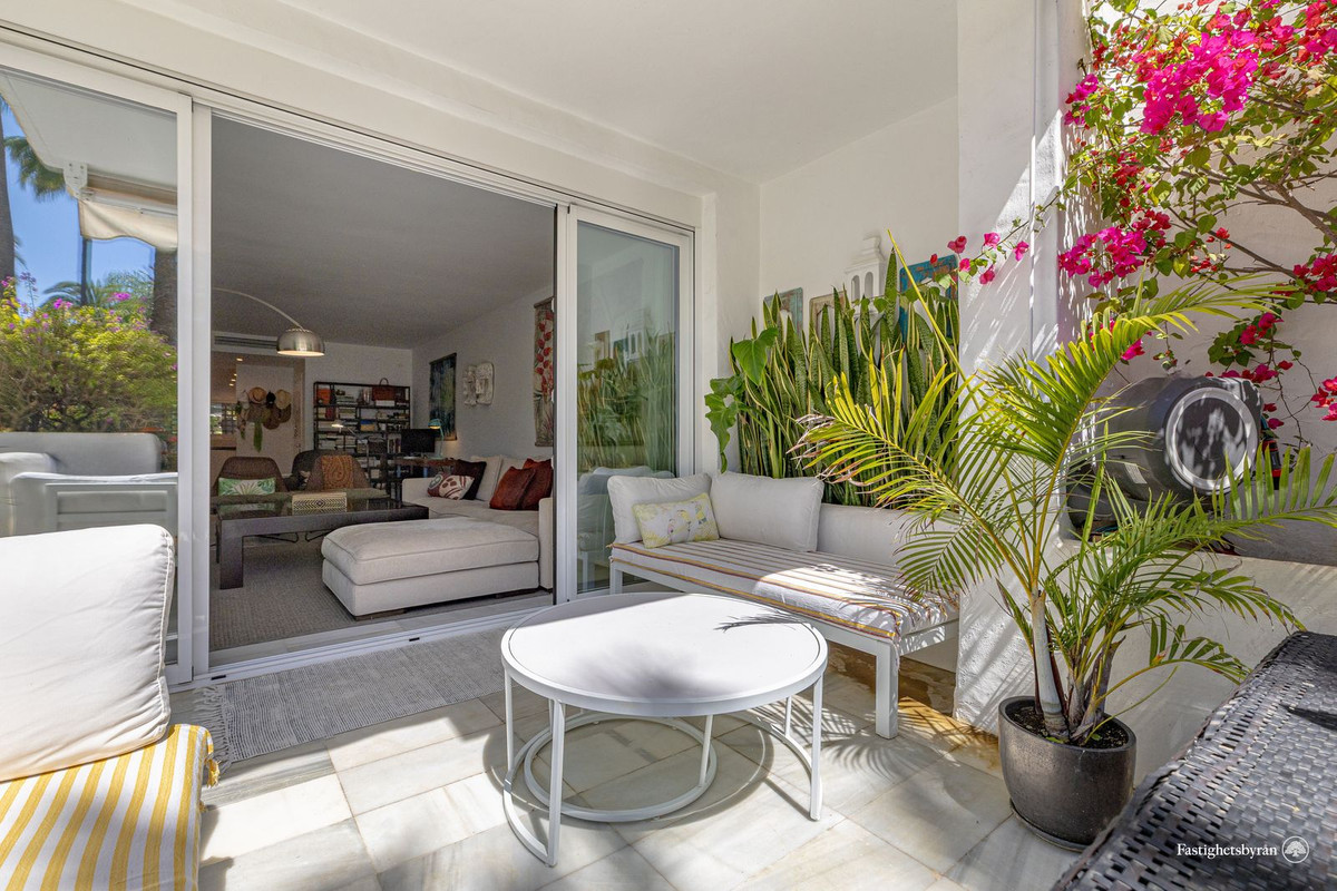 2 Bedroom Apartment for Sale in Estepona — 7