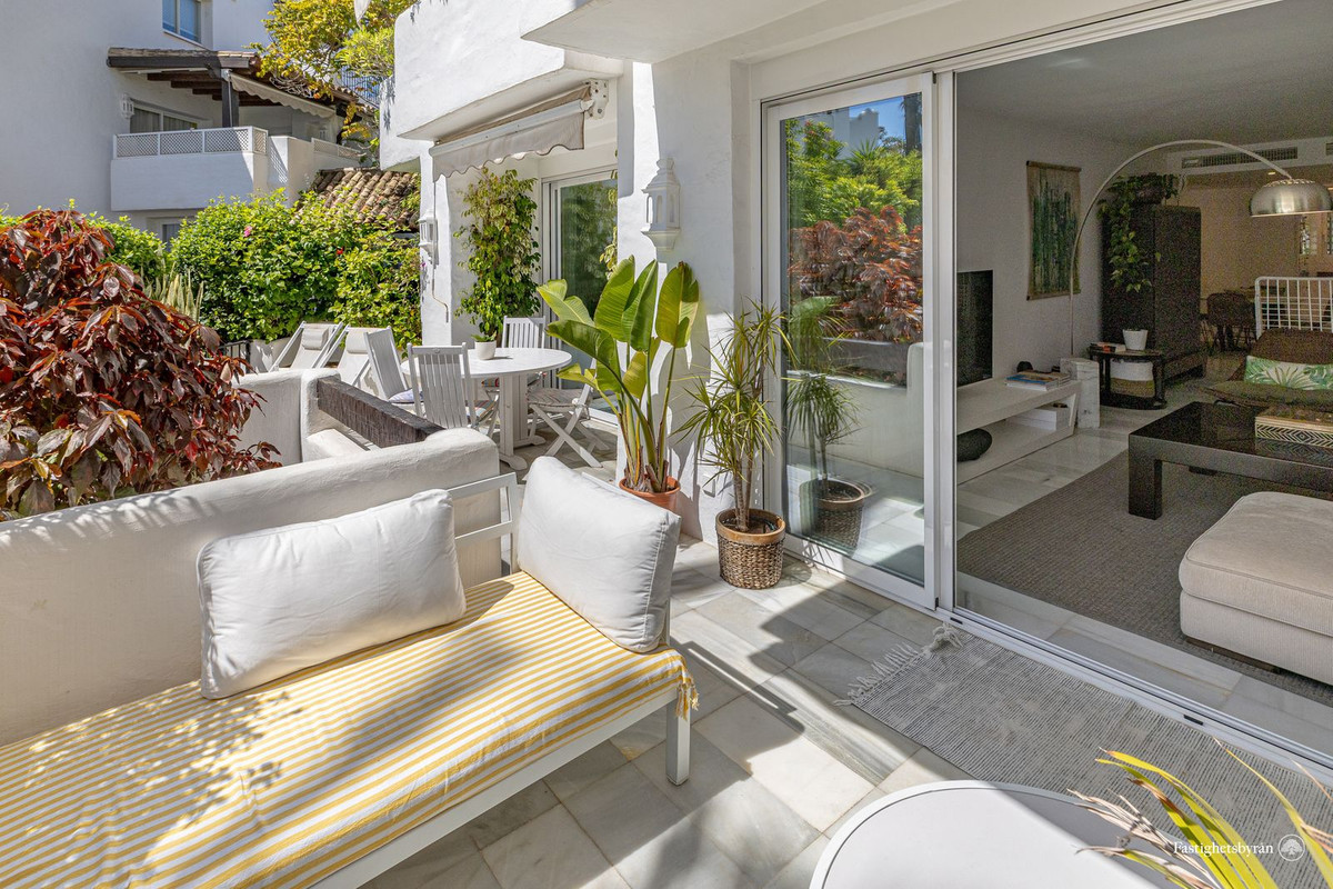2 Bedroom Apartment for Sale in Estepona — 8